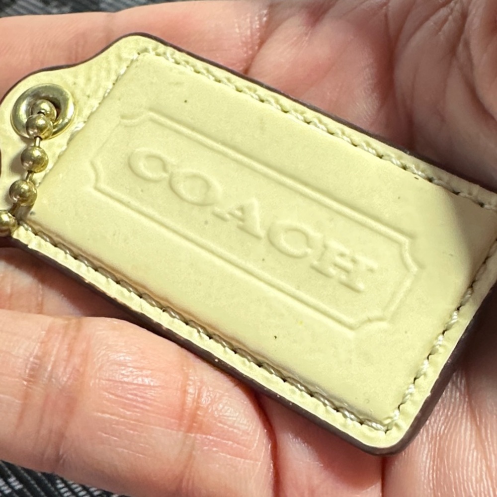 COACH Logo Hangtag Patent Leather Cream Fob Bag Luggage Charm Keychain - Picture 5 of 8